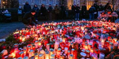 Minute de silence, drapeaux en berne... La République tchèque rend hommage aux victimes de la tuerie qui a fait 14 morts à l'université de Prague
