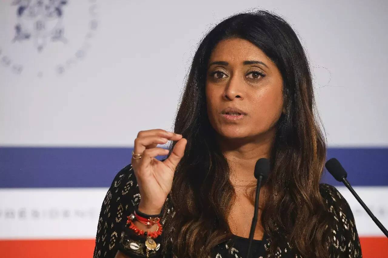 Elections législatives: Prisca Thevenot, candidate et porte-parole du gouvernement, agressée lors d'une opération de collage