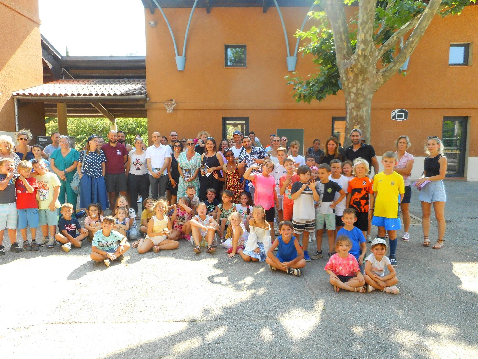 Comment ces écoliers ont découvert le pastoralisme et la "cohabitation" avec le loup à La Roquebrussanne