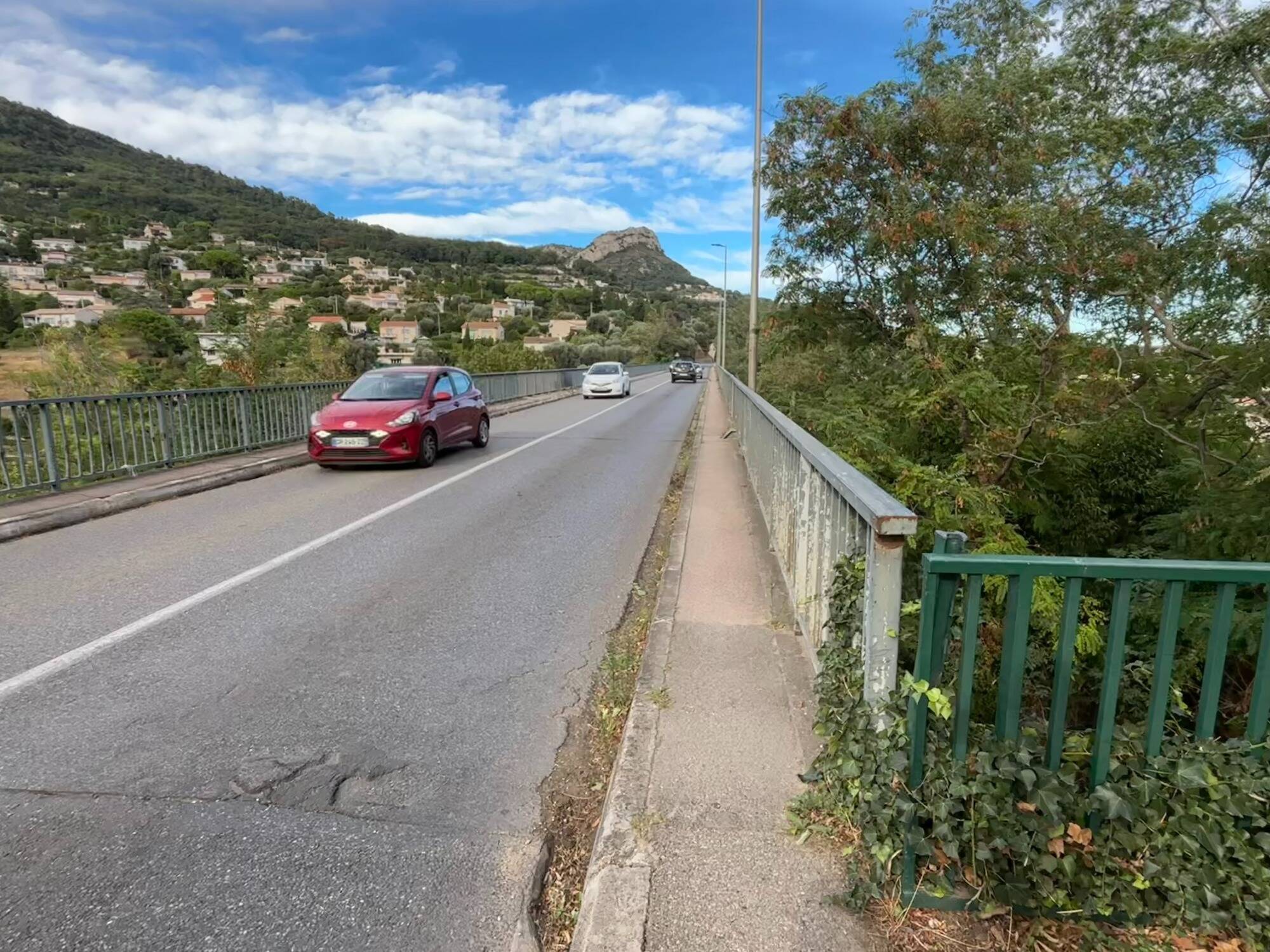 Mobilité douce à Vence: le pont du Malvan va-t-il enfin sécuriser le trajet entre collège et lycée?