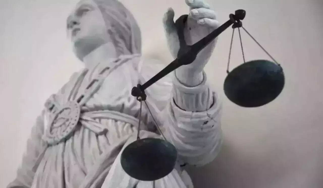 Affaire Théo: les trois policiers impliqués fixés sur leur sort ce vendredi