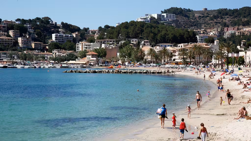 Un avion biplace s'abîme en mer au large de Majorque en Espagne, deux morts à déplorer