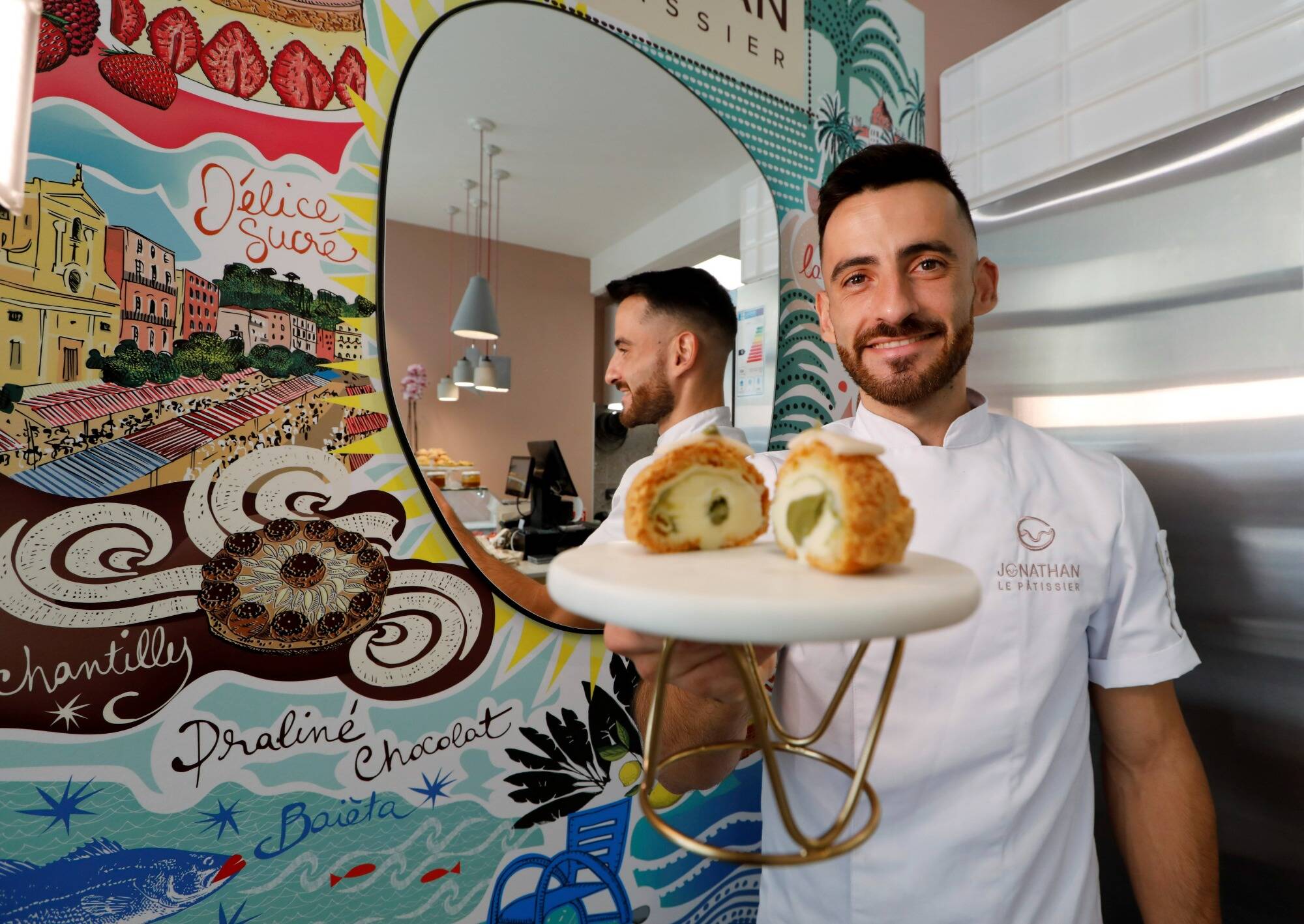 A Nice, un bar à choux propose des pâtisseries sur mesure