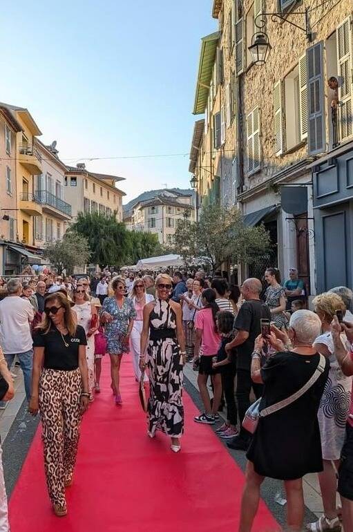 Concerts, défilé, exposition... Ce qui vous attend à la 13e édition des soirées shopping estivales de Vence