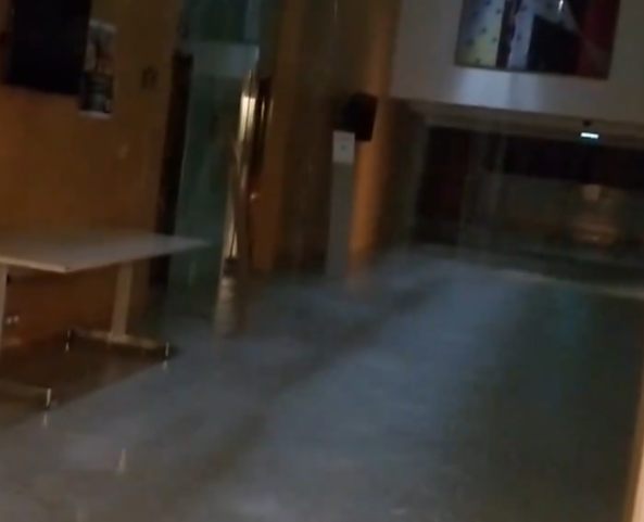 Une centaine de députés évacués de L'Assemblée nationale après des inondations dans les locaux