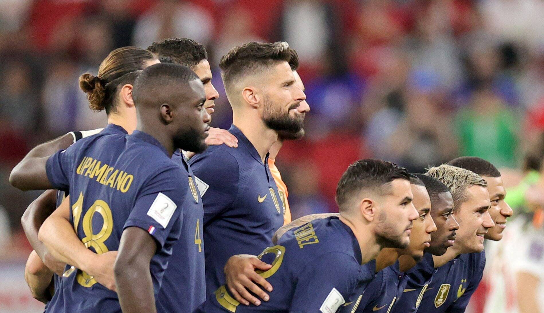 Alarme incendie, "peur des chats", Uno et rockstar... Dix anecdotes décalées sur les Bleus au Mondial-2022