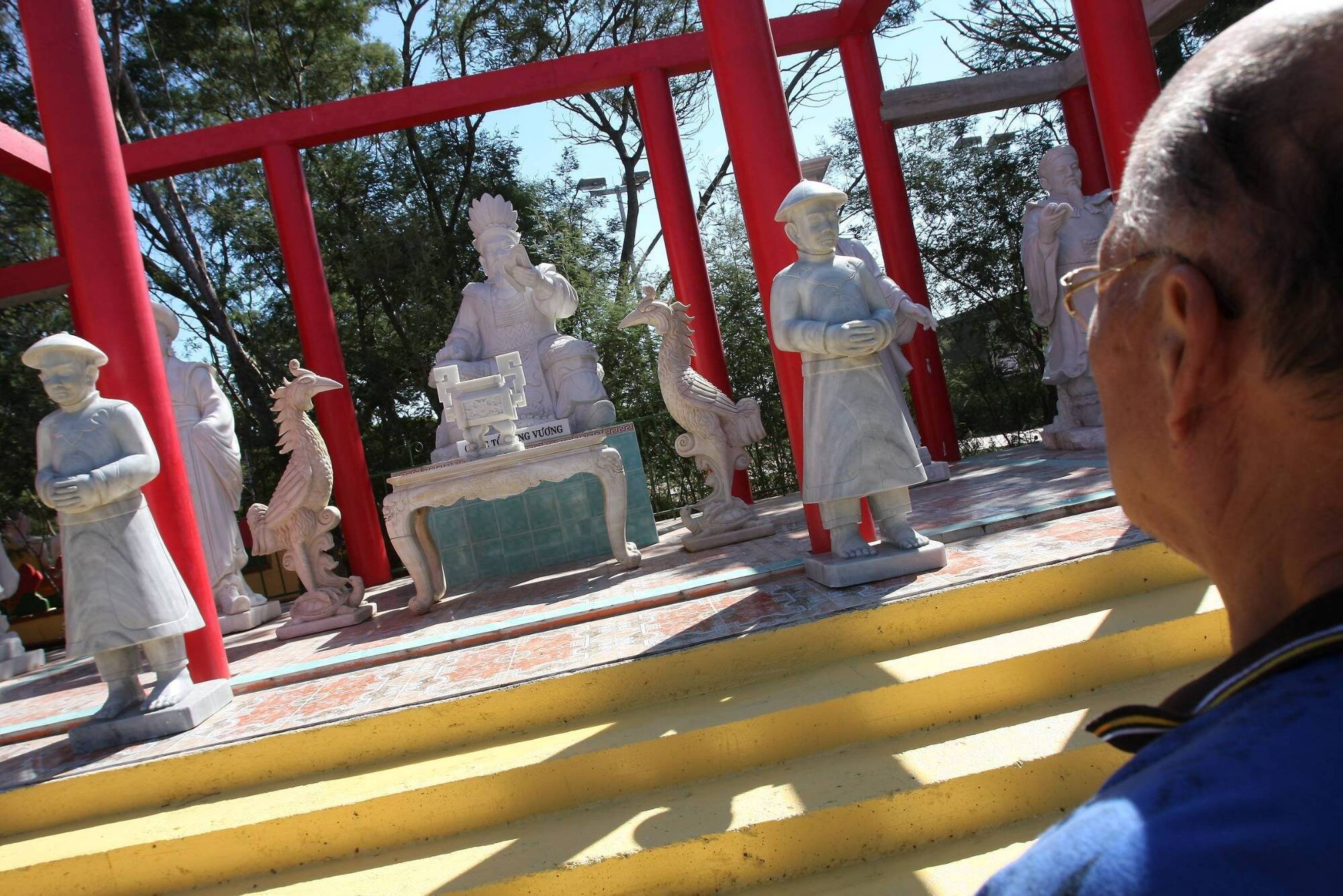 Violences sexuelles dans le secret des pagodes? Un livre dénonce le "silence" autour des "dérives" de maîtres du bouddhisme