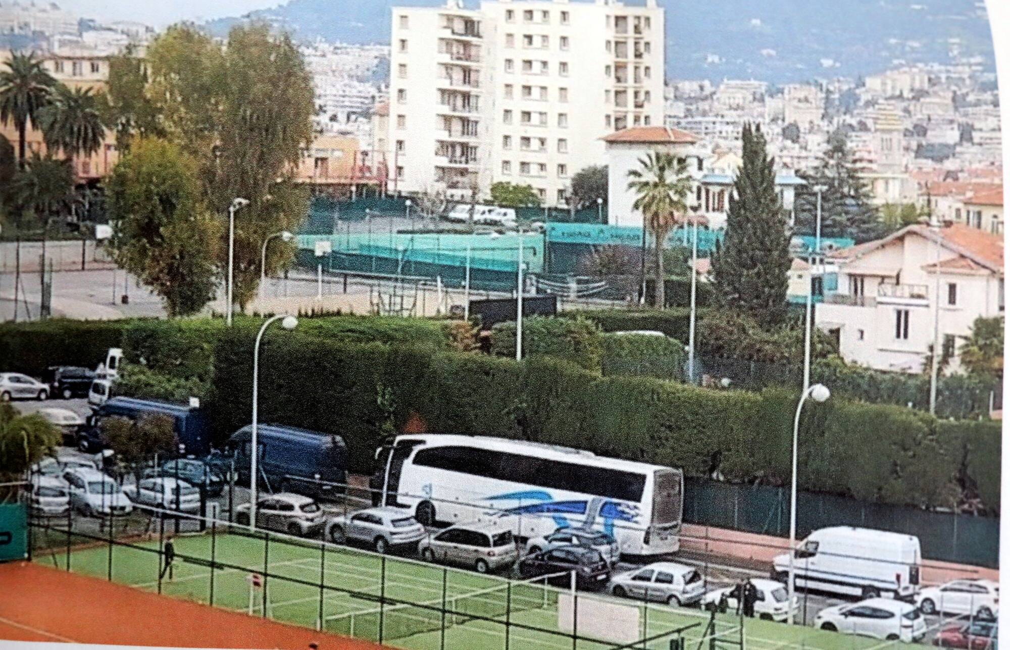"On est devenu la gare routière de la Roumanie", les résidents de ce quartier de Nice n'en peuvent plus du trafic de colis depuis l'Est de l'Europe