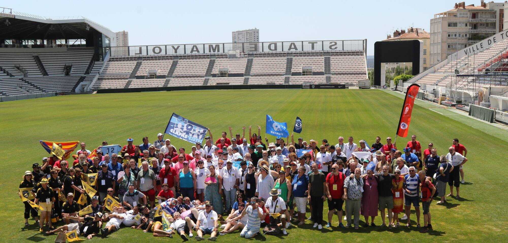 Venus de toute la France, plus de deux cents supporters de rugby ont visité le stade Mayol à Toulon