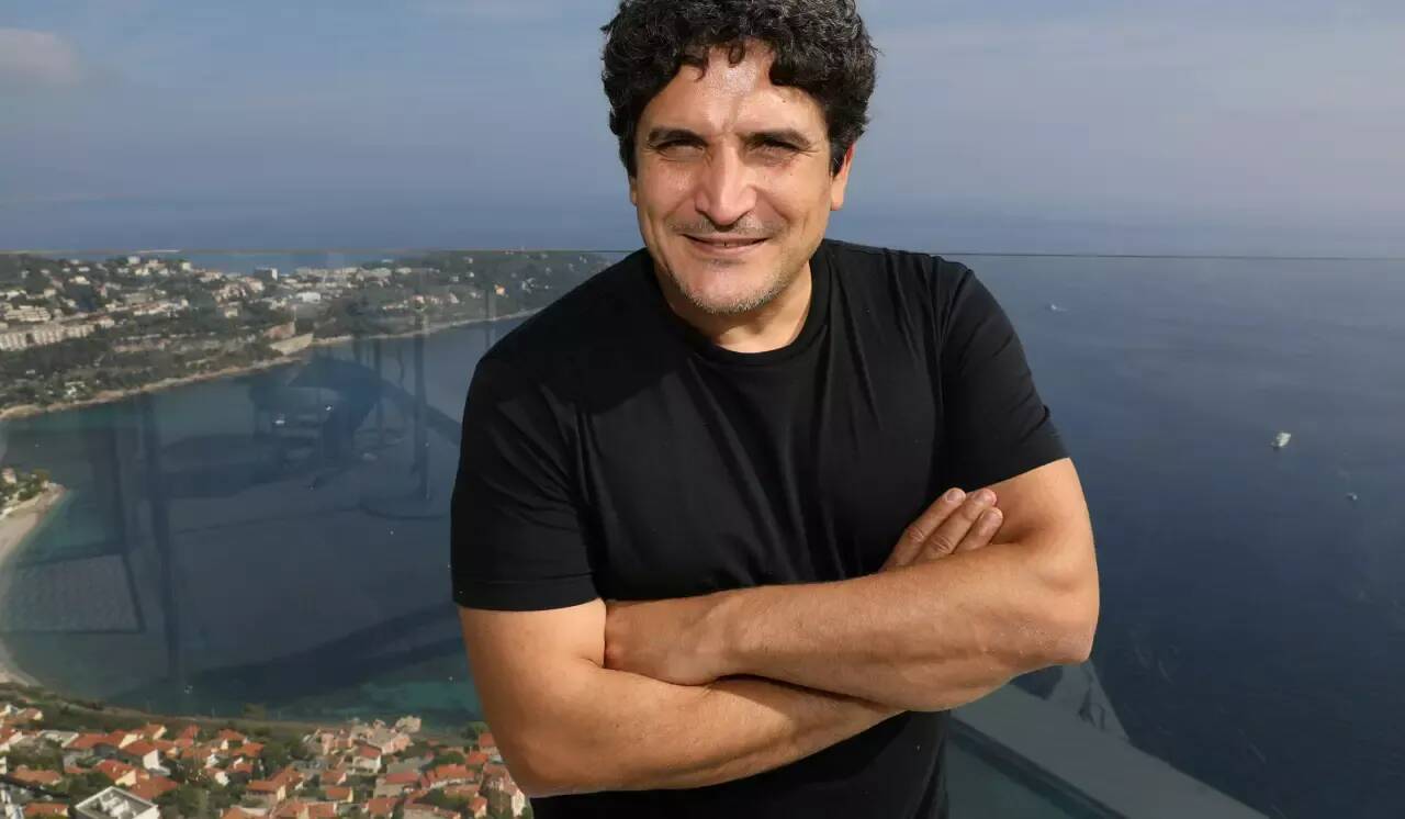 Le chef triplement étoilé du Mirazur, Mauro Colagreco, en cuisine pour le premier gala de charité de l'hôpital de Menton