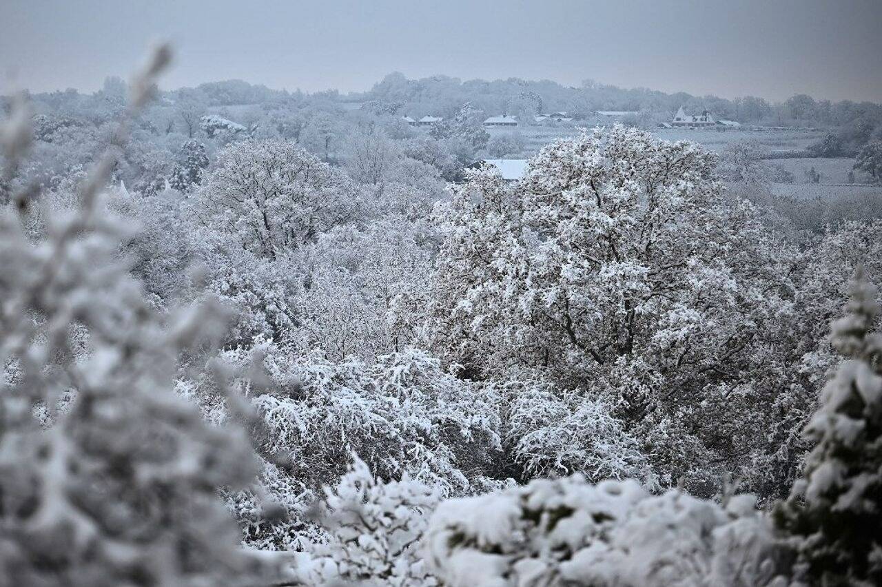 Perturbations dans les aéroports et sur les routes britanniques en raison de fortes chutes de neige