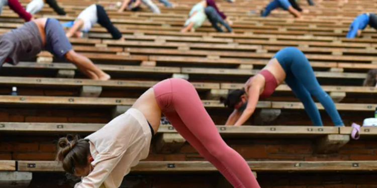 Ce studio de yoga de Saint-Raphaël démocratise la pratique avec des prix très accessibles