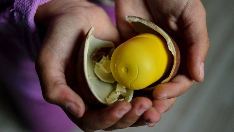 Une fillette de 2 ans dans le coma après avoir trouvé du cannabis appartenant à ses parents dans la capsule d'un oeuf Kinder