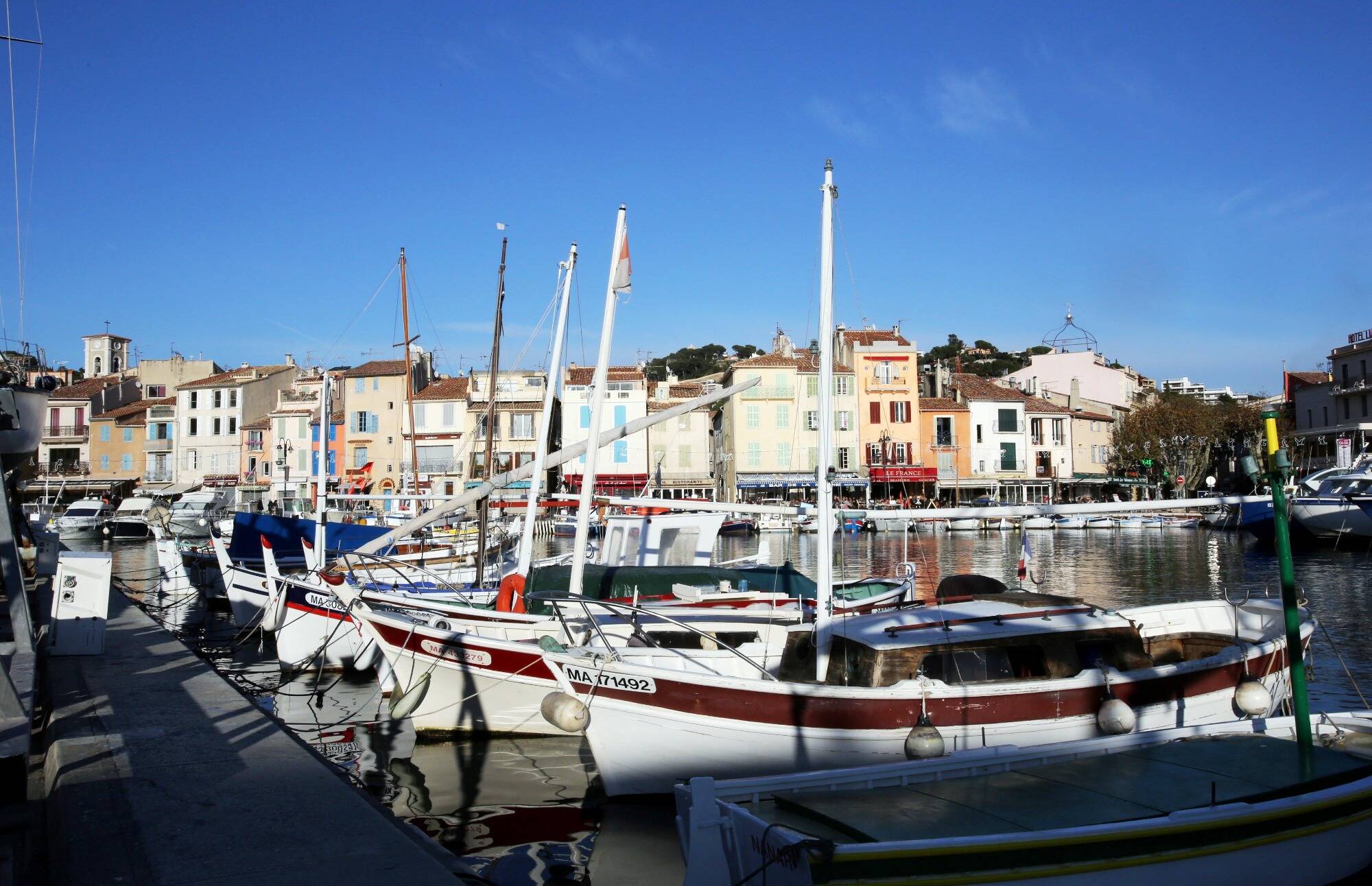Ils attaquent une boutique de luxe à la disqueuse, les pieds nickelés interpellés en flagrant délit à Cassis
