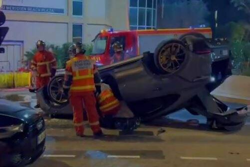 Ivre au volant de son Porsche Cayenne, il se "coince le pied" avant d'emboutir plusieurs véhicules et termine sur le toit à Monaco