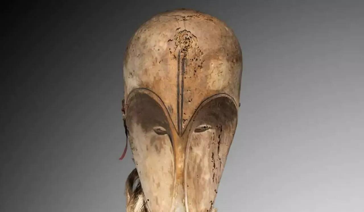 Acheté 150¬ et revendu 4,2M¬ aux enchères, le procès de l'acquisition d'un masque africain rarissime a débuté