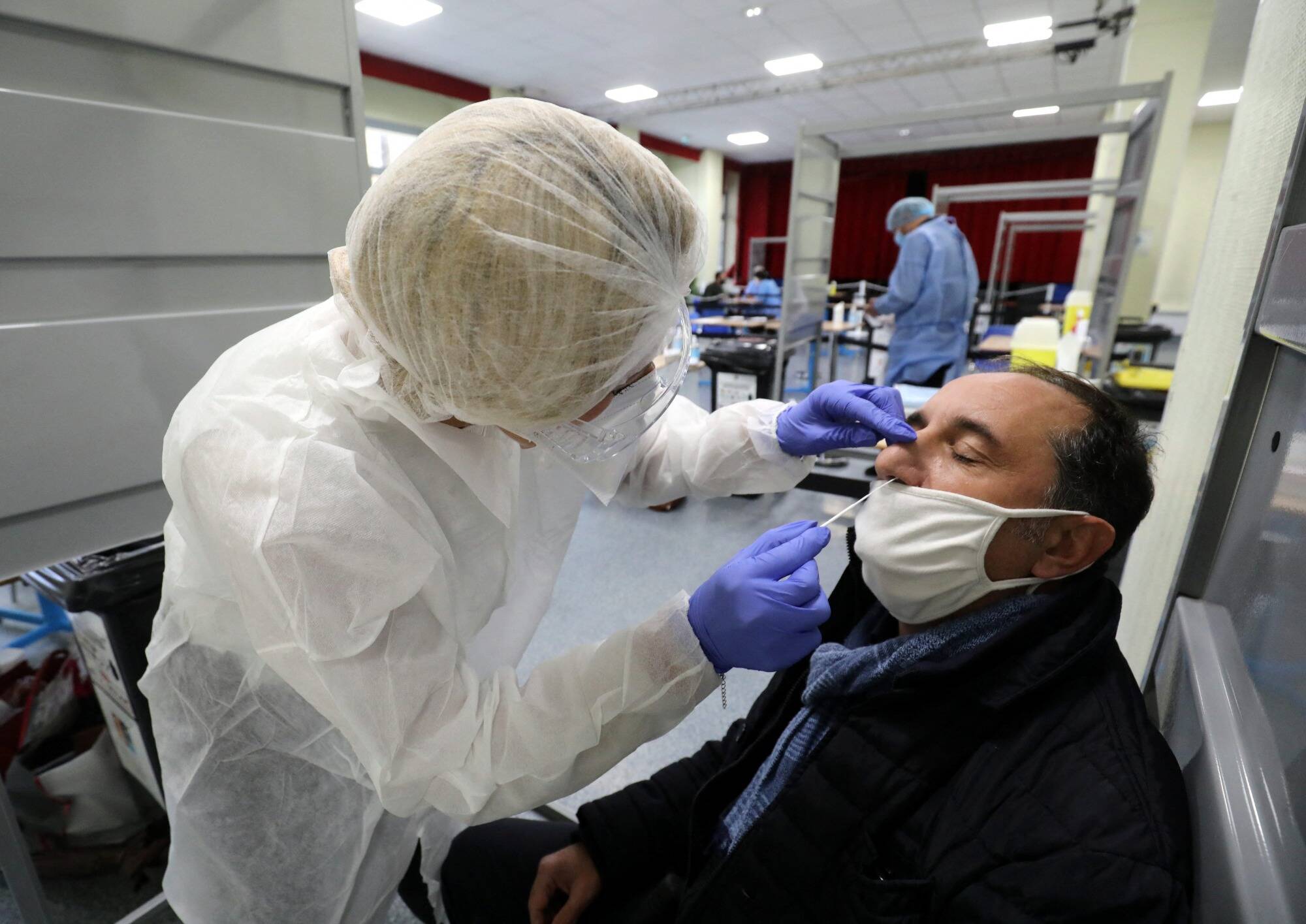 "On ne peut être qu'inquiet": plus d'1 habitant sur 10 de ce village de la Côte d'Azur est positif à la Covid-19