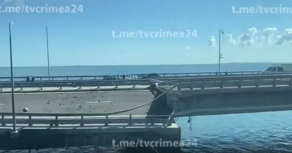 Guerre en Ukraine en direct: deux civils tués dans l'attaque du pont de Crimée, des drones navals utilisés