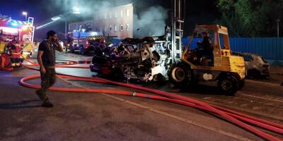 Un feu se déclare dans une casse de Draguignan: une dizaine de véhicules incendiés, un pompier légèrement blessé 