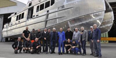 Un mastodonte d'acier: le premier catamaran à passagers et à foils d'Europe en fabrication dans la rade de Toulon