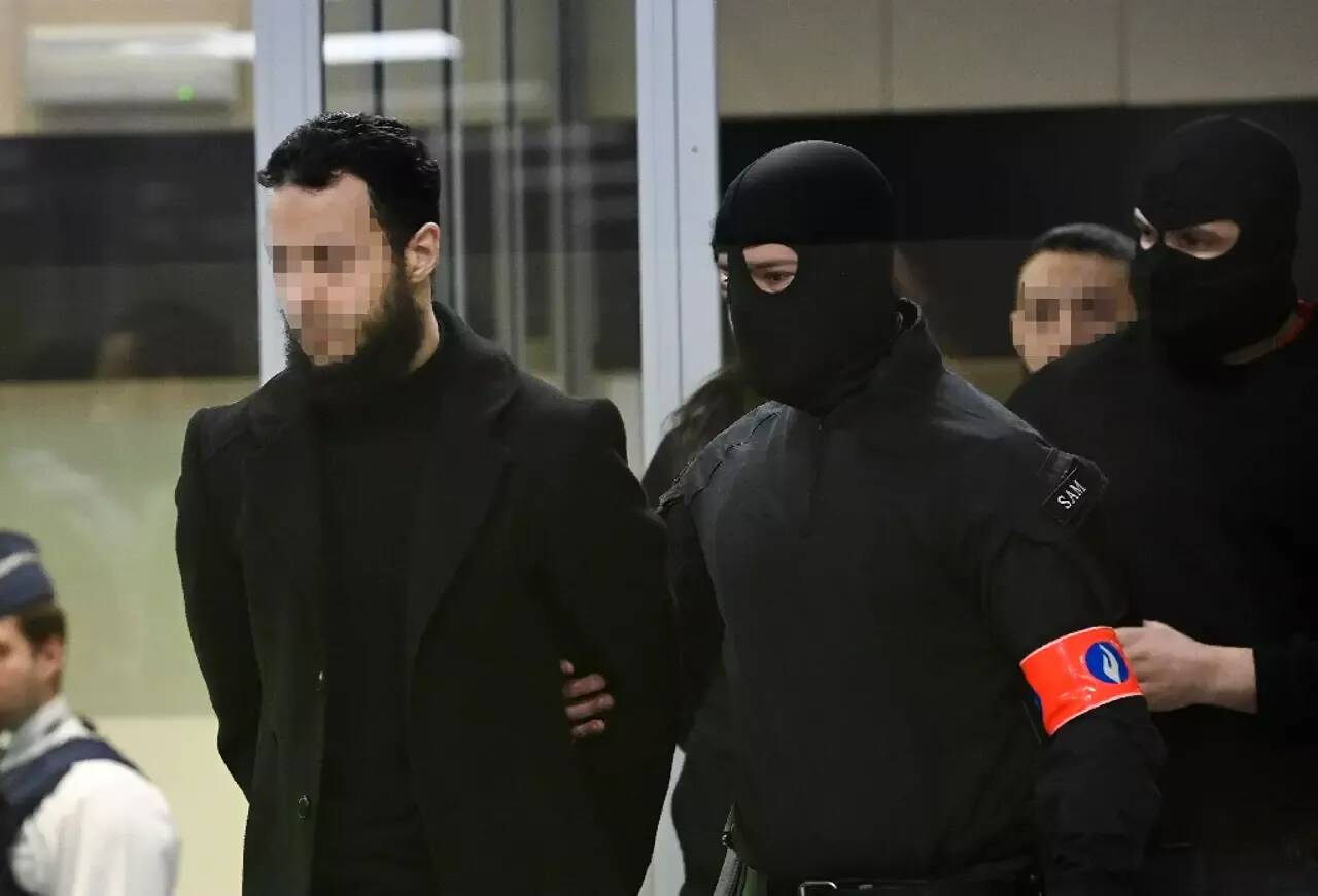 Attentats de Bruxelles: le parquet requiert la prison à vie pour Salah Abdeslam et Mohamed Abrini