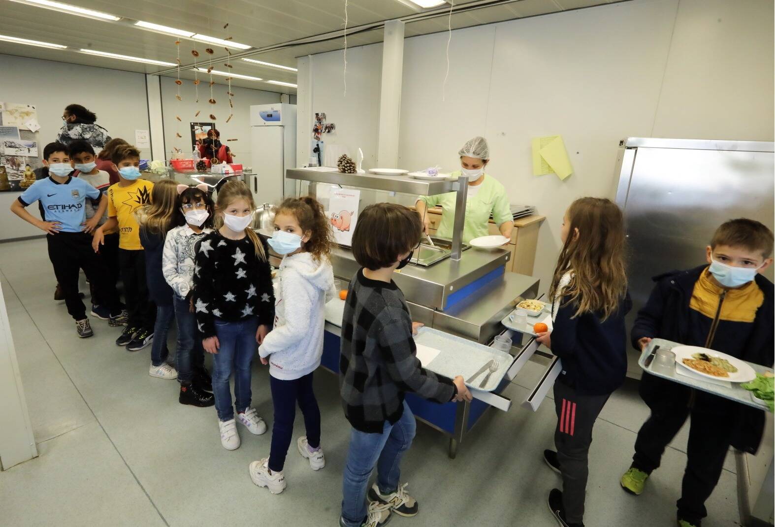 Dépistage, demi-jauge, cantine... Voici à quoi s'attendre dans les écoles pour la rentrée scolaire