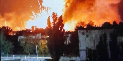 Guerre en Ukraine: immense explosion après le bombardement d'un dépôt de munitions russes à Kherson, de nombreux soldats tués