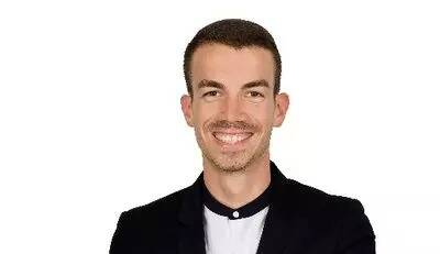 "Un fan d'aventures et un fou de sport": émotion à Nice après la mort de François Naveilhan à l'arrivée de la Route du Rhum