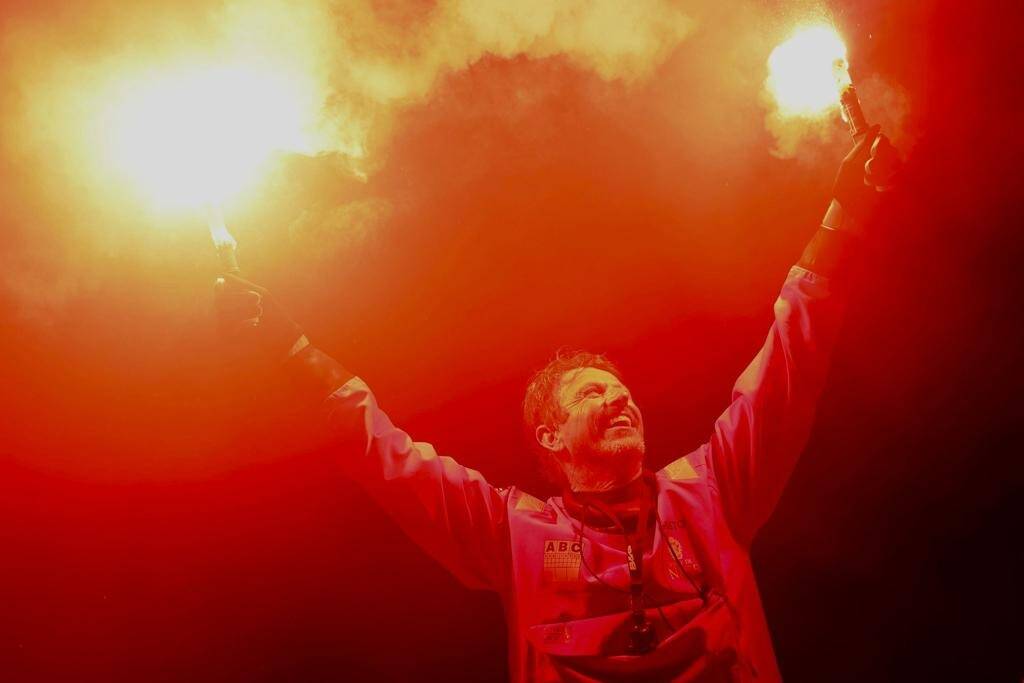 Route du Rhum: le Niçois Jean-Pierre Dick remporte l'épreuve dans la catégorie "Rhum Mono"