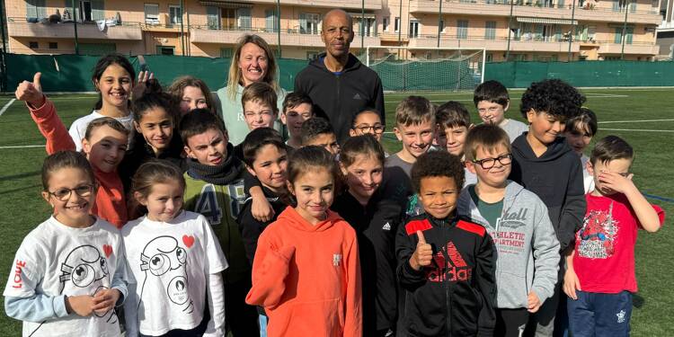 C’est notre idole: Les écoliers de Saint-Martin-du-Var accueillent le champion d'athlétisme Stéphane Diagana
