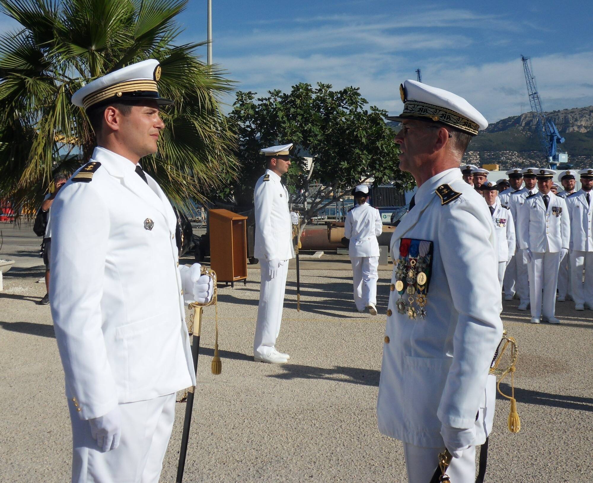 Un Nouveau Commandant Pour Les Plongeurs-démineurs à La Base Navale De 