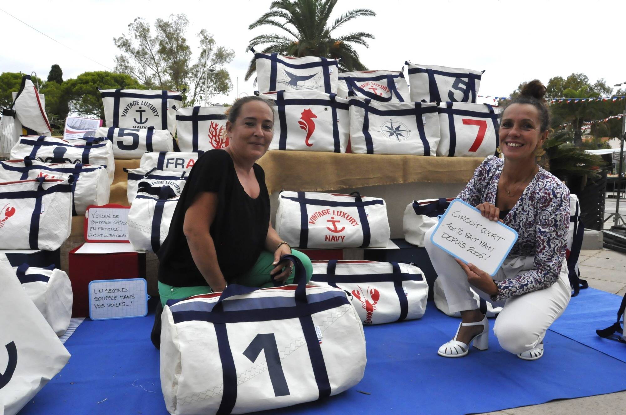 Avec sa marque Sous le vent, cette Varoise donne un second souffle aux voiles et bâches marines en réalisant des sacs