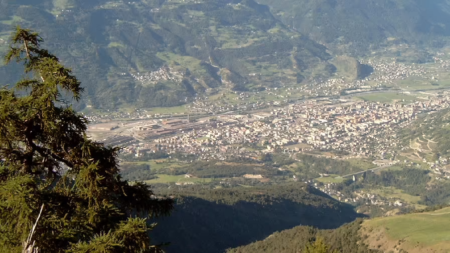 Un ado de 15 ans meurt après une chute de 50 mètres en Italie alors qu'il randonnait avec ses parents