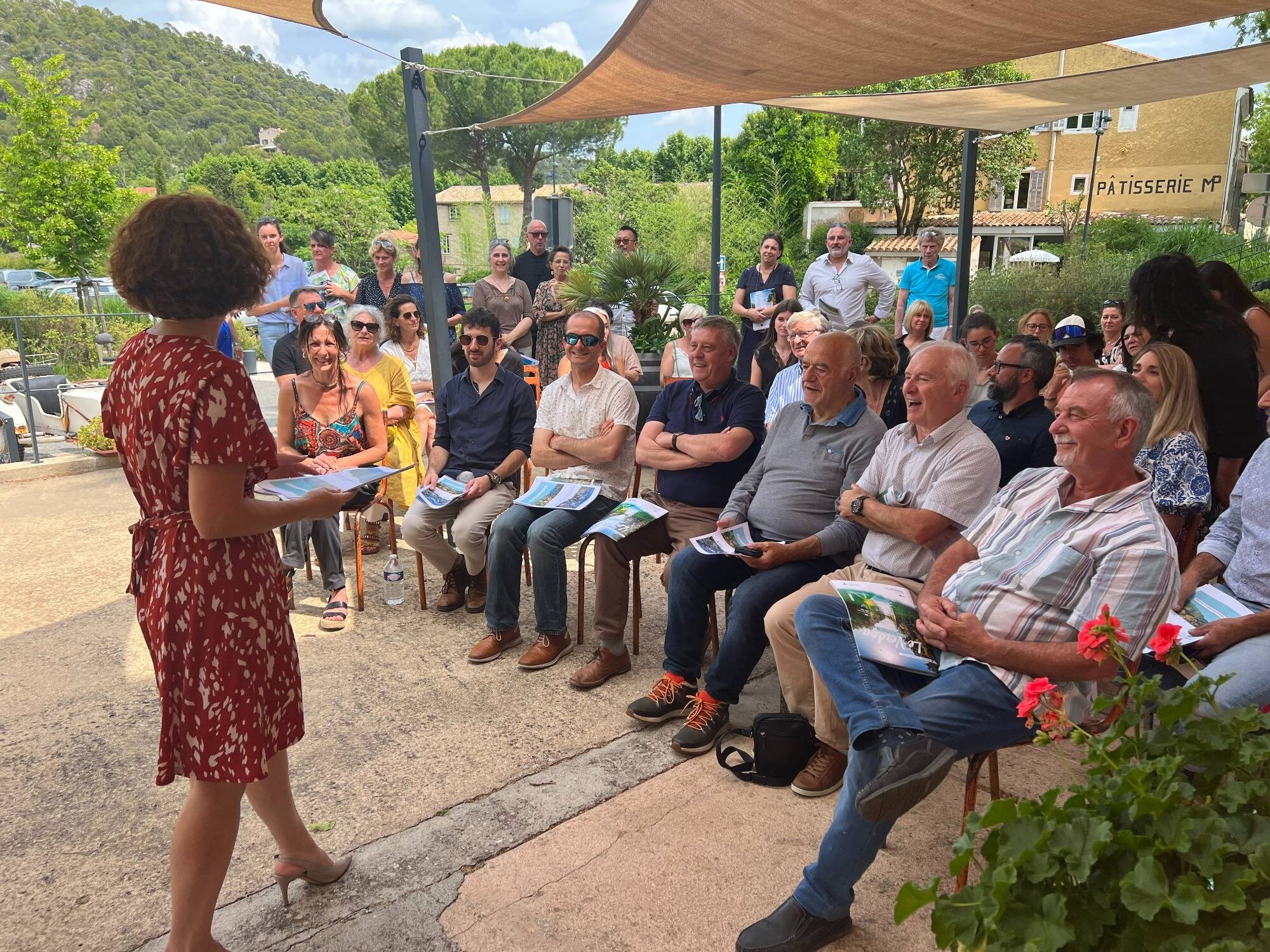 "Il a été repensé et remanié": pour le lancement de la saison estivale, la CCLGV présente son nouveau guide touristique à Villecroze