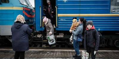En Ukraine, près du front, le train 712 et le quai des larmes