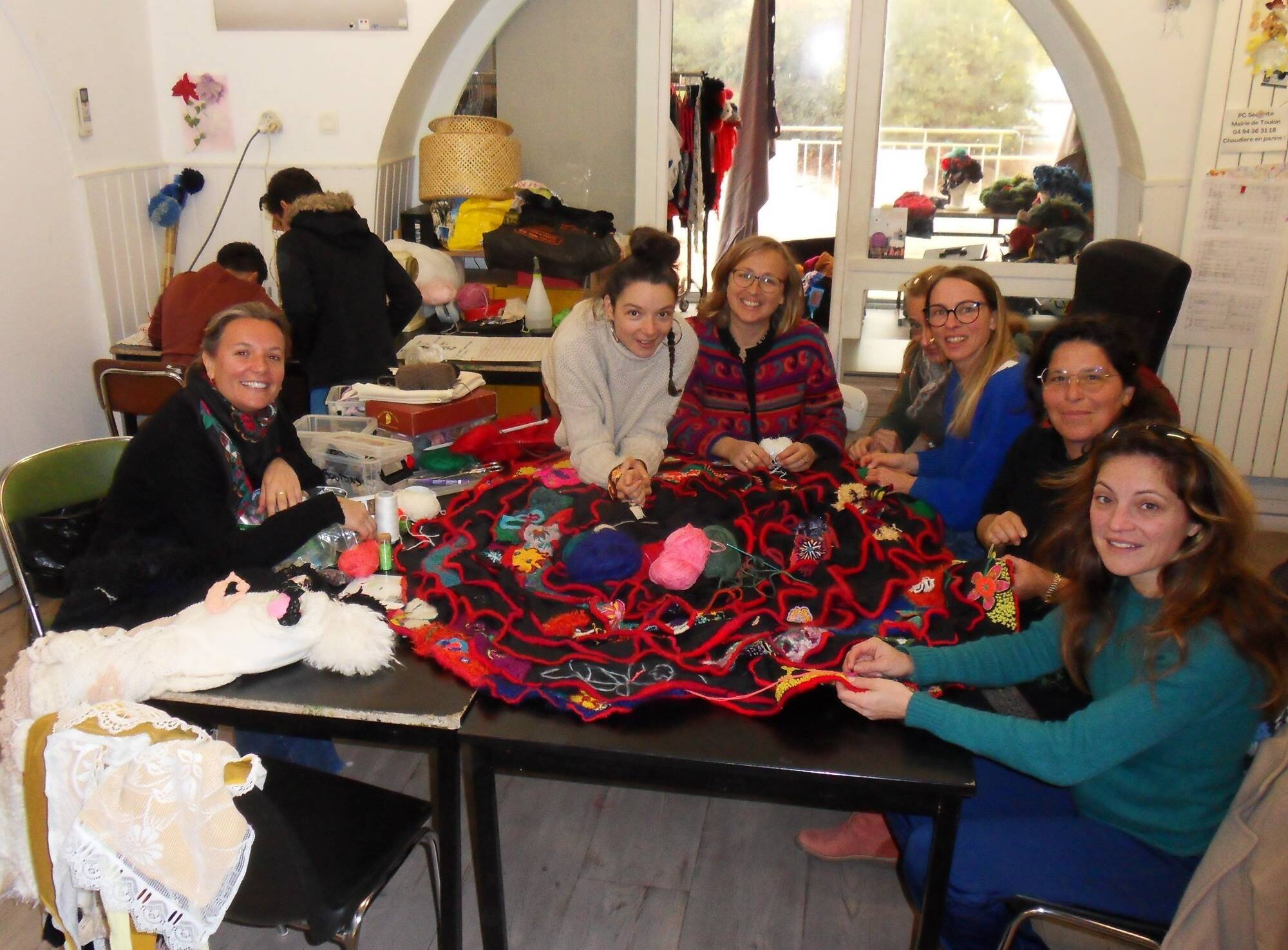 Des artistes font participer les habitants de Sainte-Musse à Toulon à la création d'un spectacle de funambule