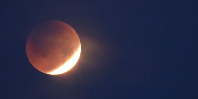 Vos magnifiques photos de l'éclipse de lune cette nuit vue depuis la Côte d'Azur