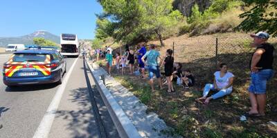 Un bus tombe en panne sur l'autoroute A8: 54 passagers secourus par la gendarmerie