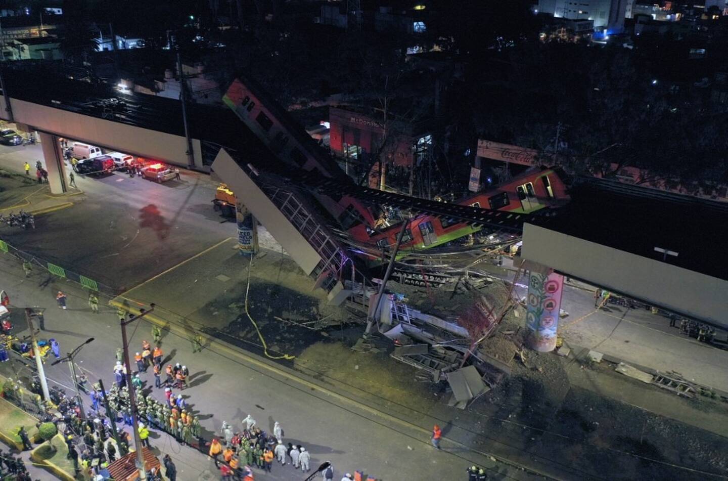 Effondrement D Un Pont Sous Le Poids Du Metro A Mexico Les Impressionnantes Images De La Catastrophe Nice Matin