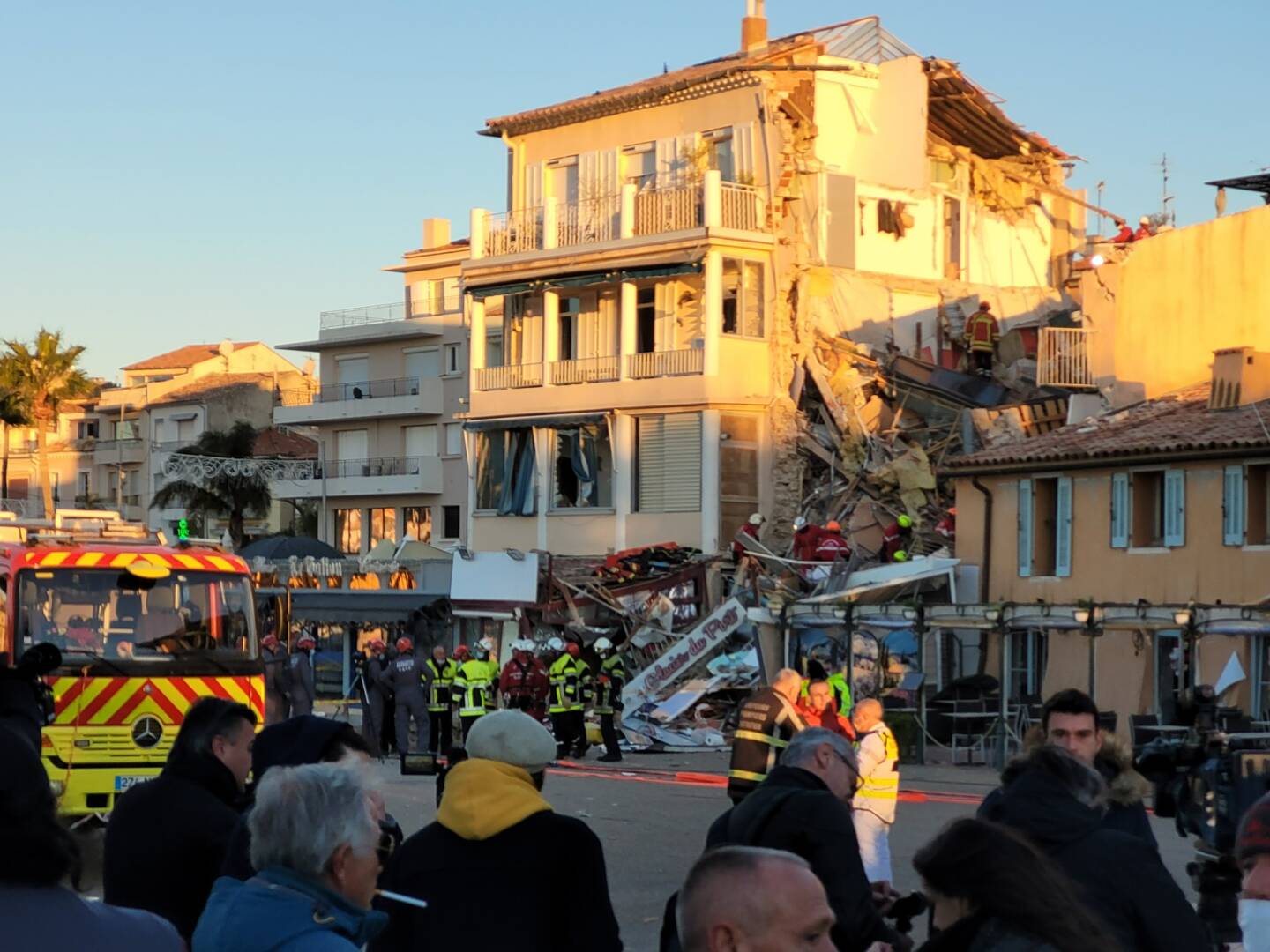 L'immeuble qui s'est effondré à Sanary-sur-Mer.