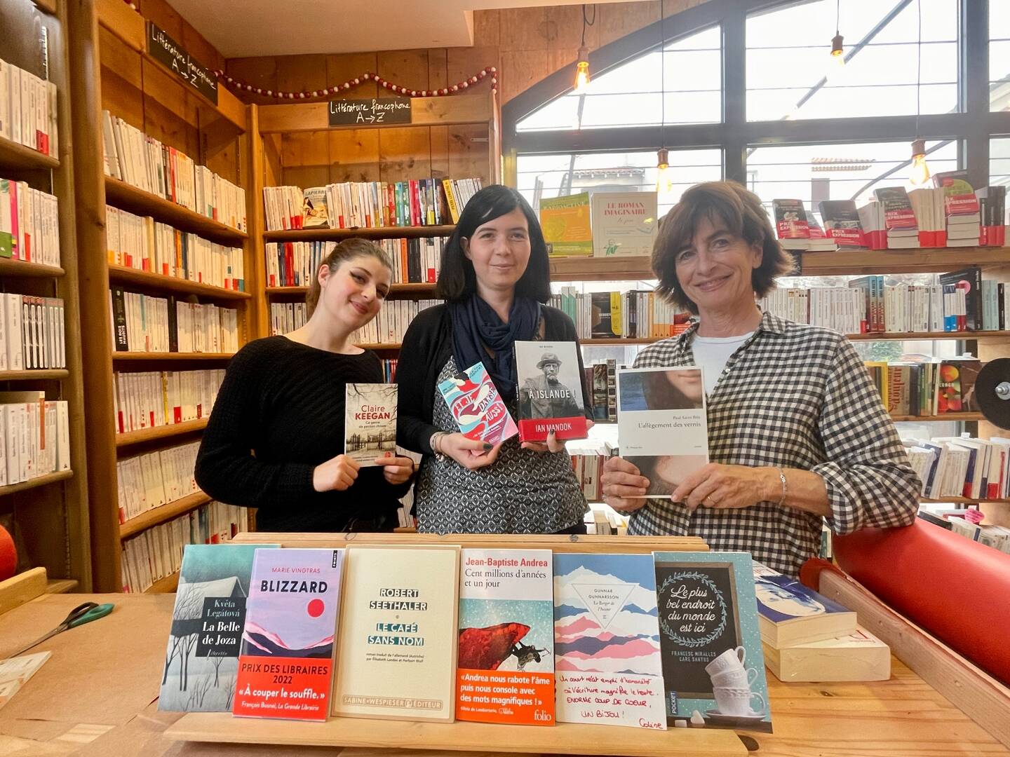 Coline, Amandine et Véronique de la librairie Expression