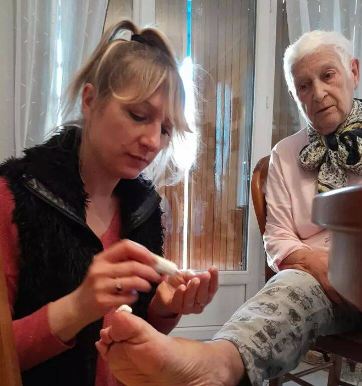 "Ce n'est plus tenable": alors que les infirmiers libéraux organisent un "sit-in" ce mardi à Toulon, nous avons suivi une infirmière à domicile pendant une matinée