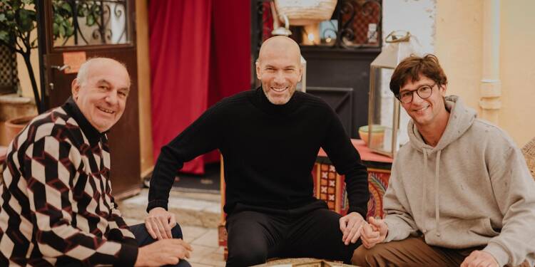 Zinédine Zidane en visite discrète à Valbonne pour l'anniversaire de son ami le maître verrier Ahmed Loumani