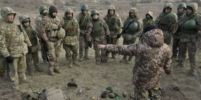 Guerre en Ukraine: les sapeurs ukrainiens doivent composer avec des Russes qui 