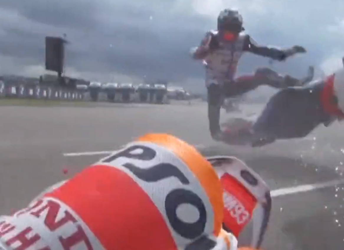 Les images de la violente chute du Cannois Johann Zarco pendant les essais du GP Moto d'Allemagne