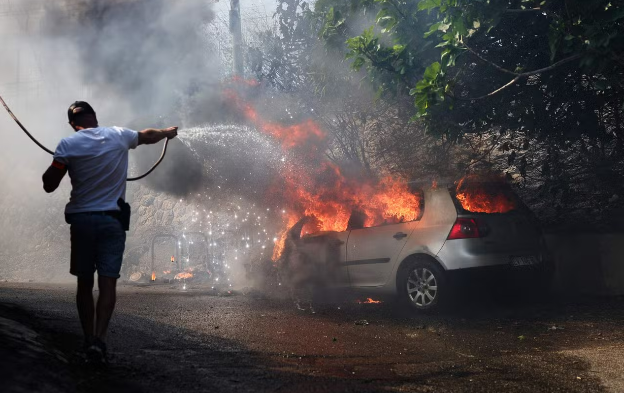 Le "feu de Marseille" en "nette régression", ceux du Gard et de l'Aude "non maîtrisés", des Varois évacués... suivez notre direct sur les incendies dans le sud de la France