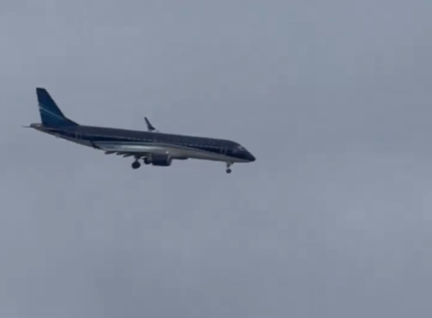 Les images complètement folles du crash d'un avion au Kazakhstan, avec au moins 32 survivants parmi les passagers