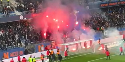 Le match Montpellier-Nantes interrompu après des jets de fumigènes sur la pelouse, les images