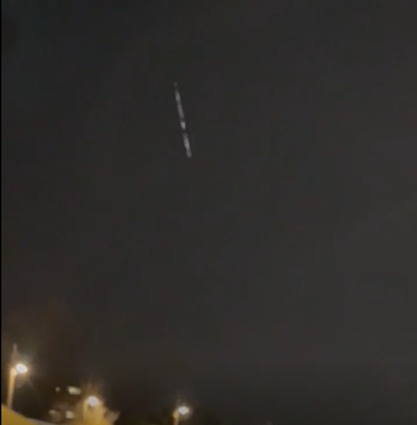 Mais quel était cet étrange phénomène lumineux aperçu jeudi soir dans le ciel de la Côte d'Azur?