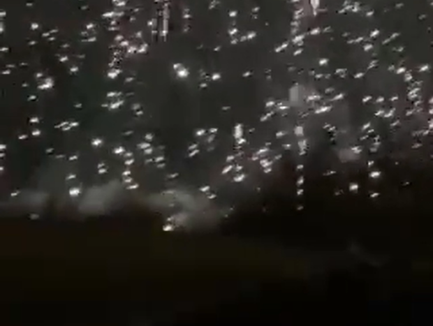 Guerre en Ukraine: les impressionnantes images d'une "pluie de feu" russe sur le Donbass et Kharkiv